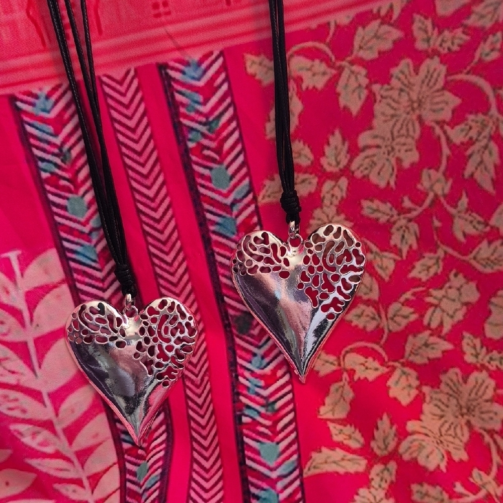 Silver Heart Pendant Necklace (J72)